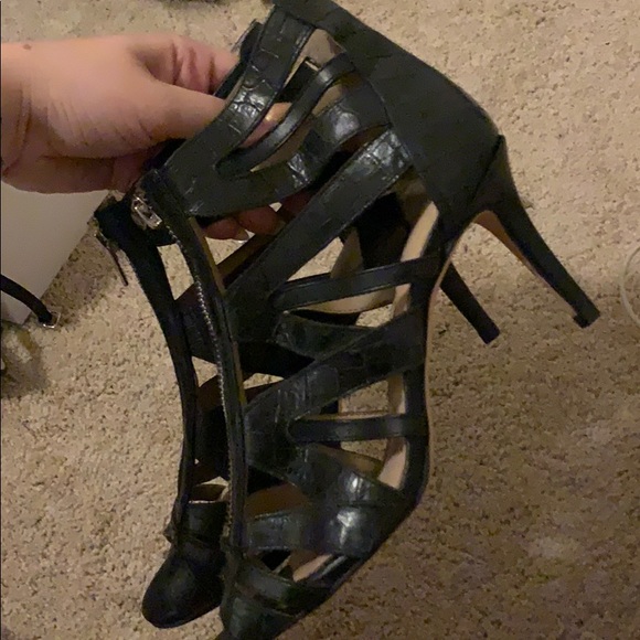 Heels - Picture 2 of 3